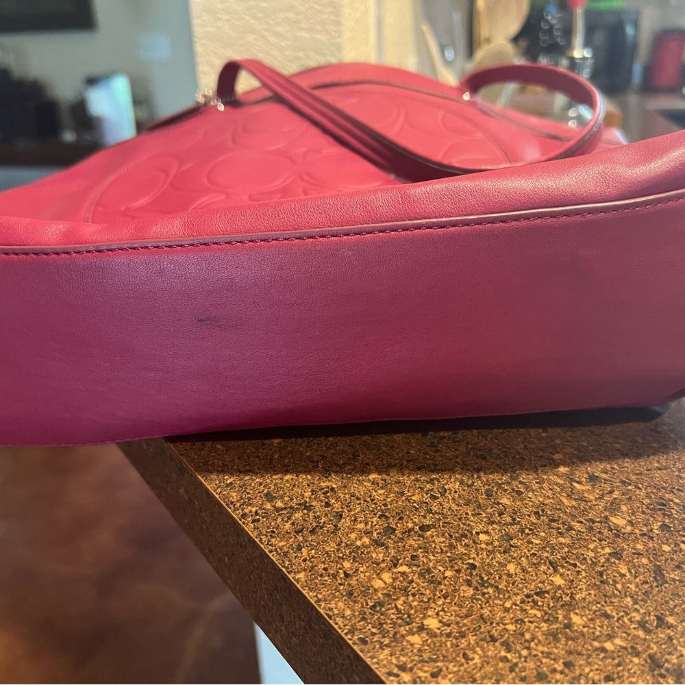 Raspberry embossed leather Coach shoulder bag; great condition - Picture 6 of 11